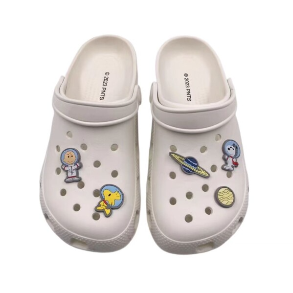 Snoopy crocks