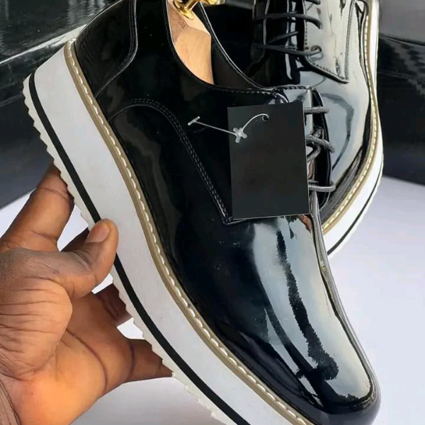 Exclusive fashionable Wingtip shop